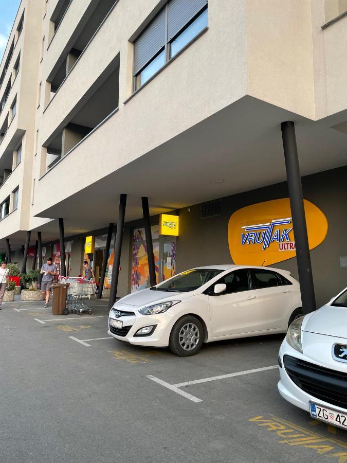 Apartman Welcome To Tresnjevka 萨格勒布 外观 照片