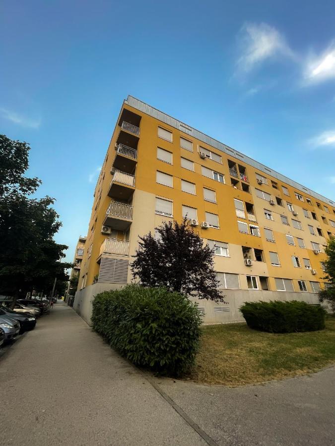 Apartman Welcome To Tresnjevka 萨格勒布 外观 照片