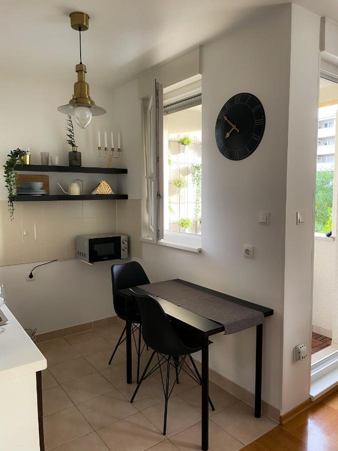 Apartman Welcome To Tresnjevka 萨格勒布 外观 照片