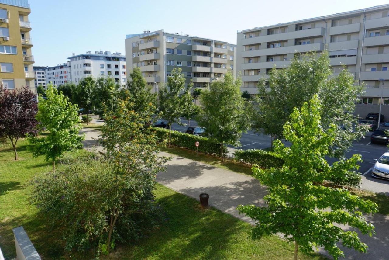 Apartman Welcome To Tresnjevka 萨格勒布 外观 照片